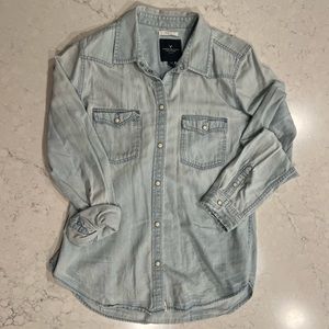 American Eagle chambray button up